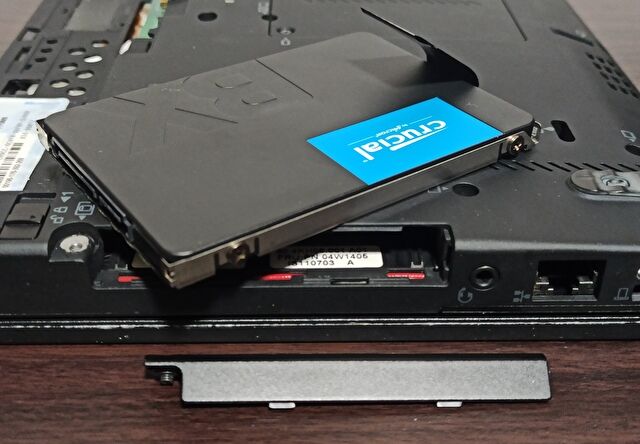 ThinkPad X220を2.5インチとmSATAのデュアル SSD化、互換バッテリーに 
