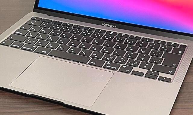 M1 MacBook AirとThinkPad、キーボードのタイピング感・快適性を比較し 