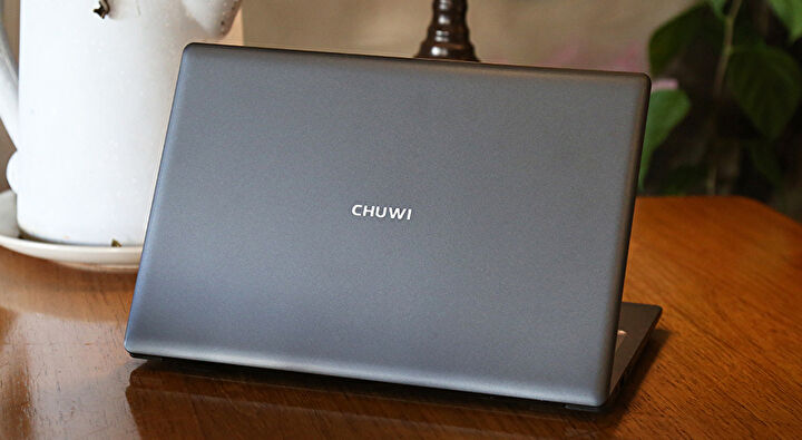 CHUWI HeroBook Air、11.6インチ 約910gの軽量PCがリリース。セール 