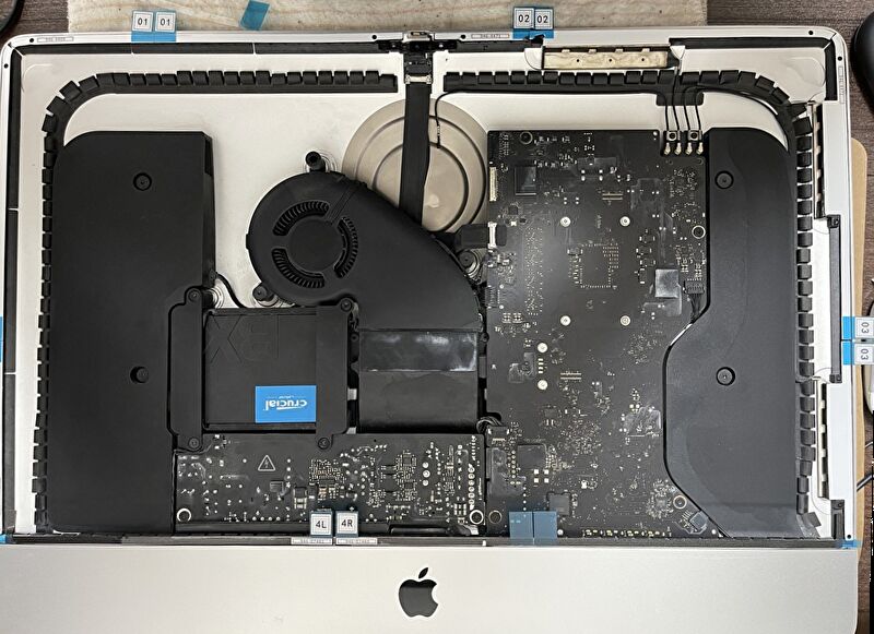 iMac 21.5、HDDからSSDへの換装手順を写真で概説。HDD、外付けSSDとの